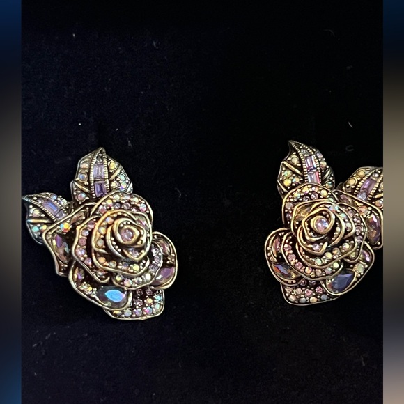Heidi Daus "Enchanted Beauty” crystal earrings violet/purple pierced NIB - Picture 3 of 9